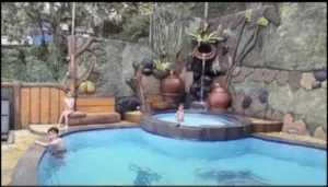 Kolam renang villa buyung