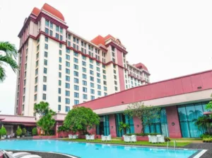 Redtop Hotel Jakarta - Hotel dengan kolam renang anak