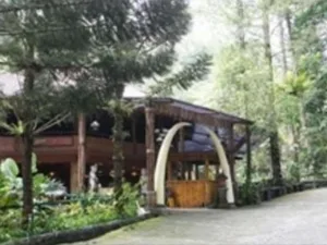 Taman Safari Lodge